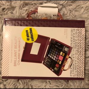 The Color Workshop Makeup Kit
